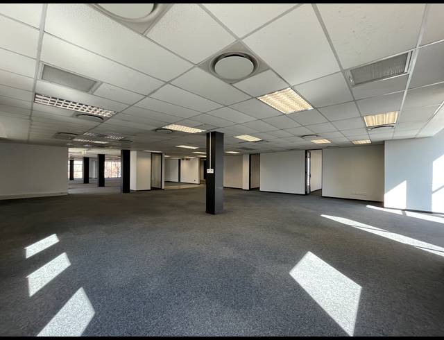 669M² OFFICE TO LET IN BRYANSTON